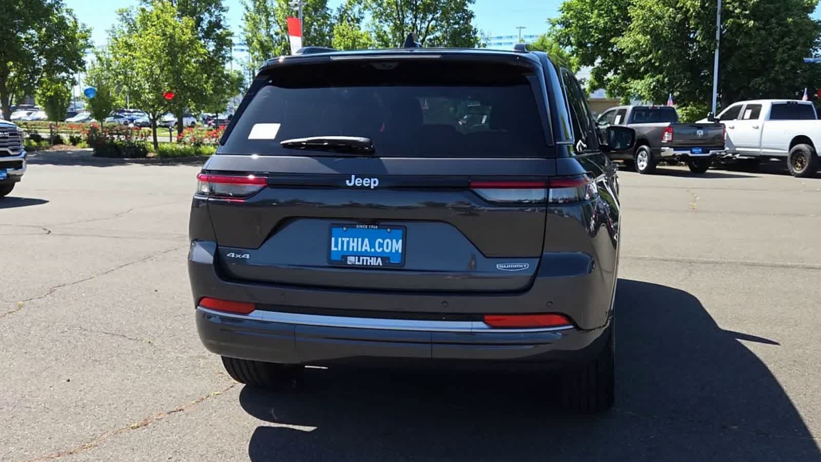 Thumbnail: 2026 Jeep Grand Cherokee - 7