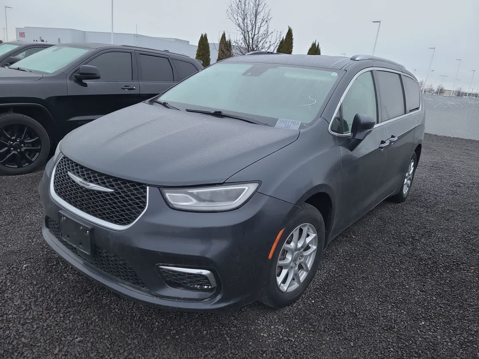 2021 Chrysler Pacifica Touring L's photo