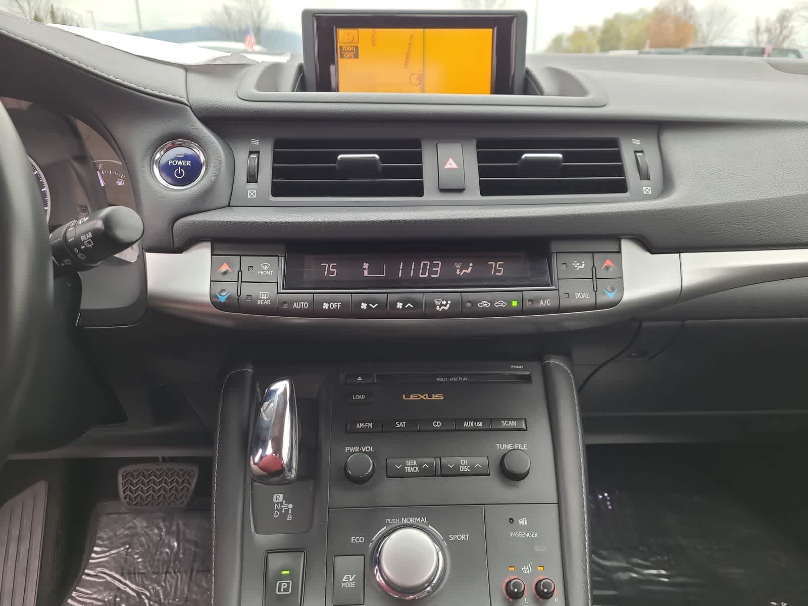 Thumbnail: 2011 Lexus CT - 24