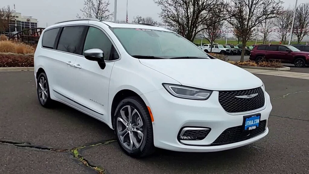 New 2026 Chrysler Pacifica PINNACLE AWD Passenger Van