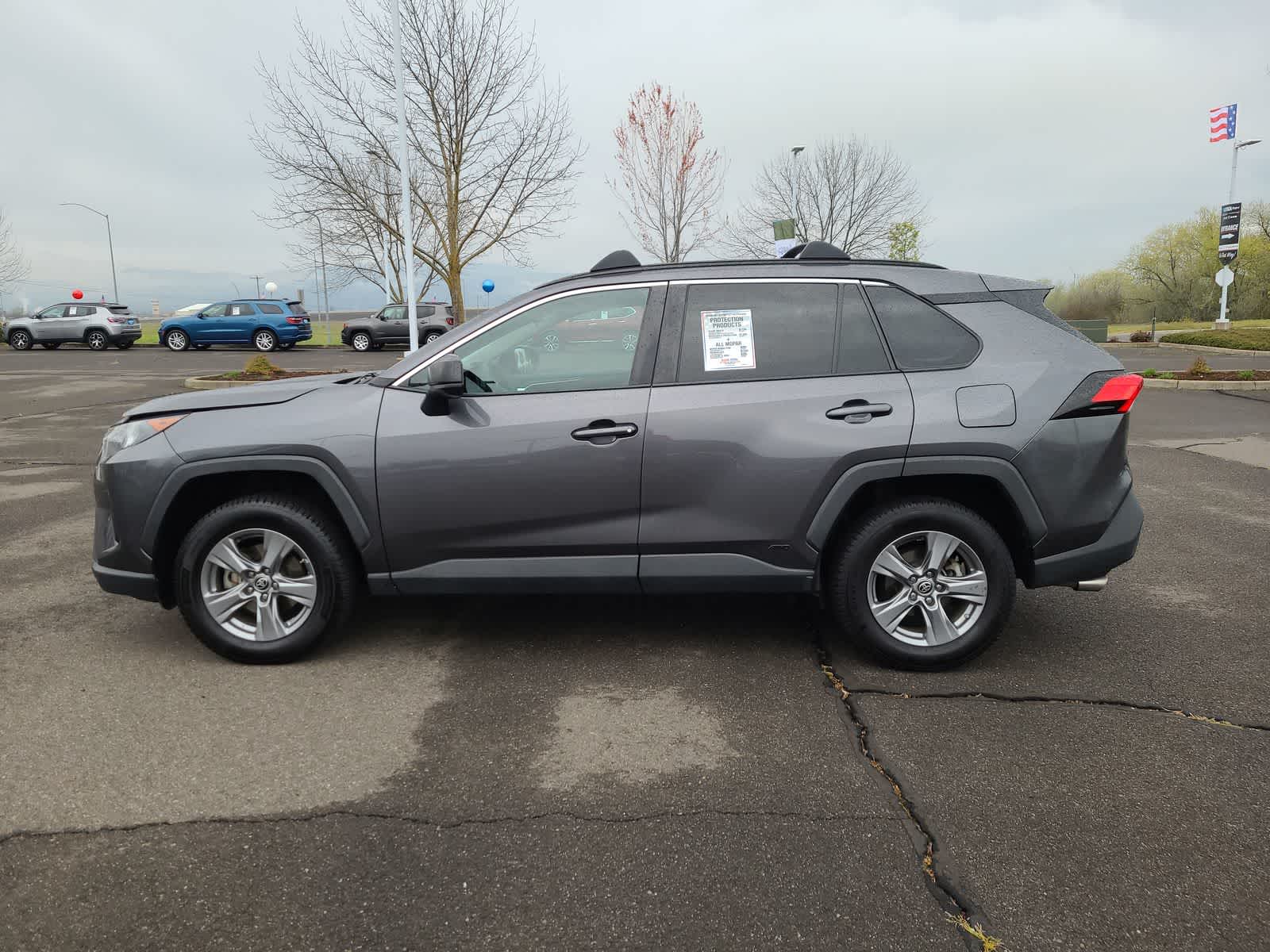 Thumbnail: 2022 Toyota RAV4 - 11