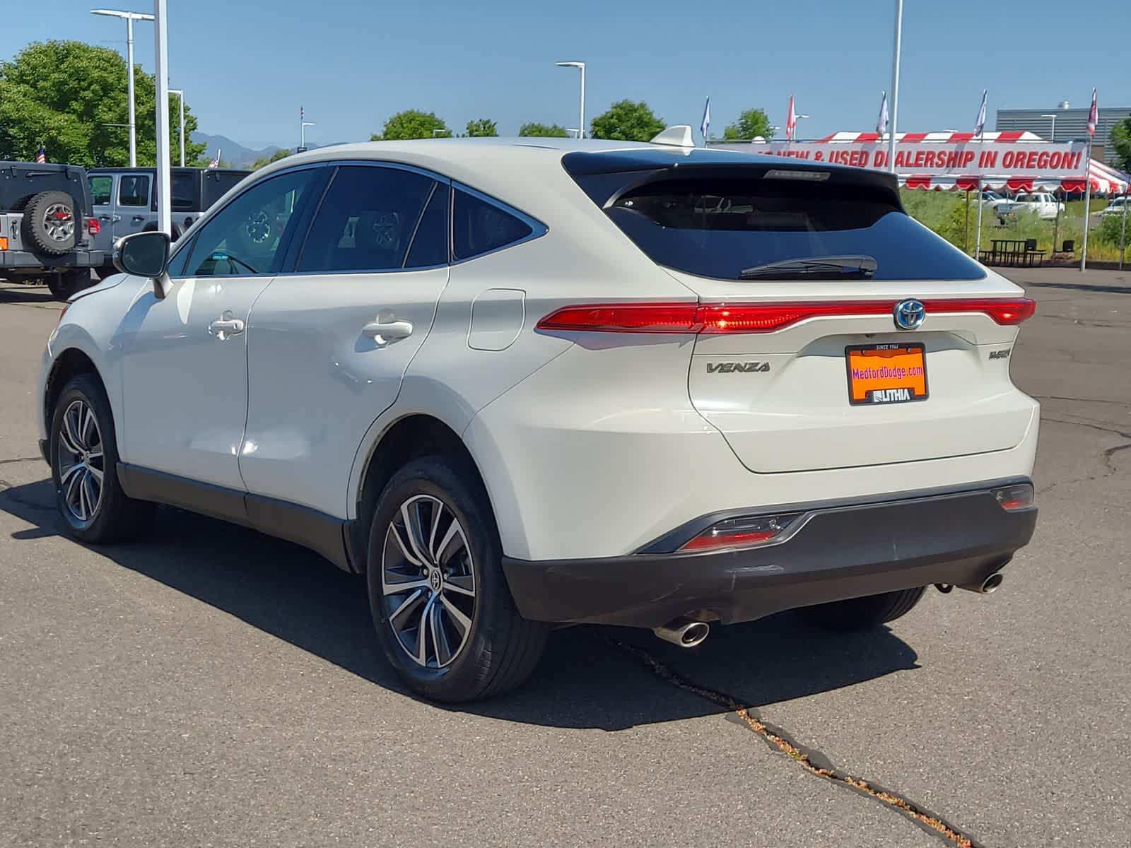 2021 Toyota Venza LE 12