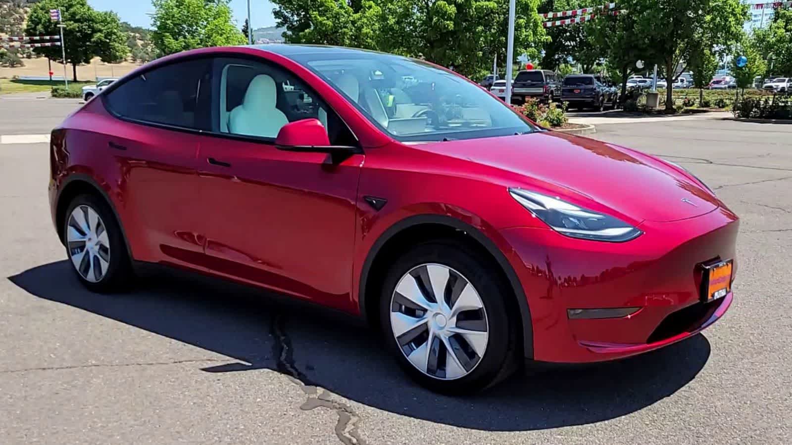 Used 2024 Tesla Model Y Long Range with VIN 7SAYGDED3RF018365 for sale in Medford, OR