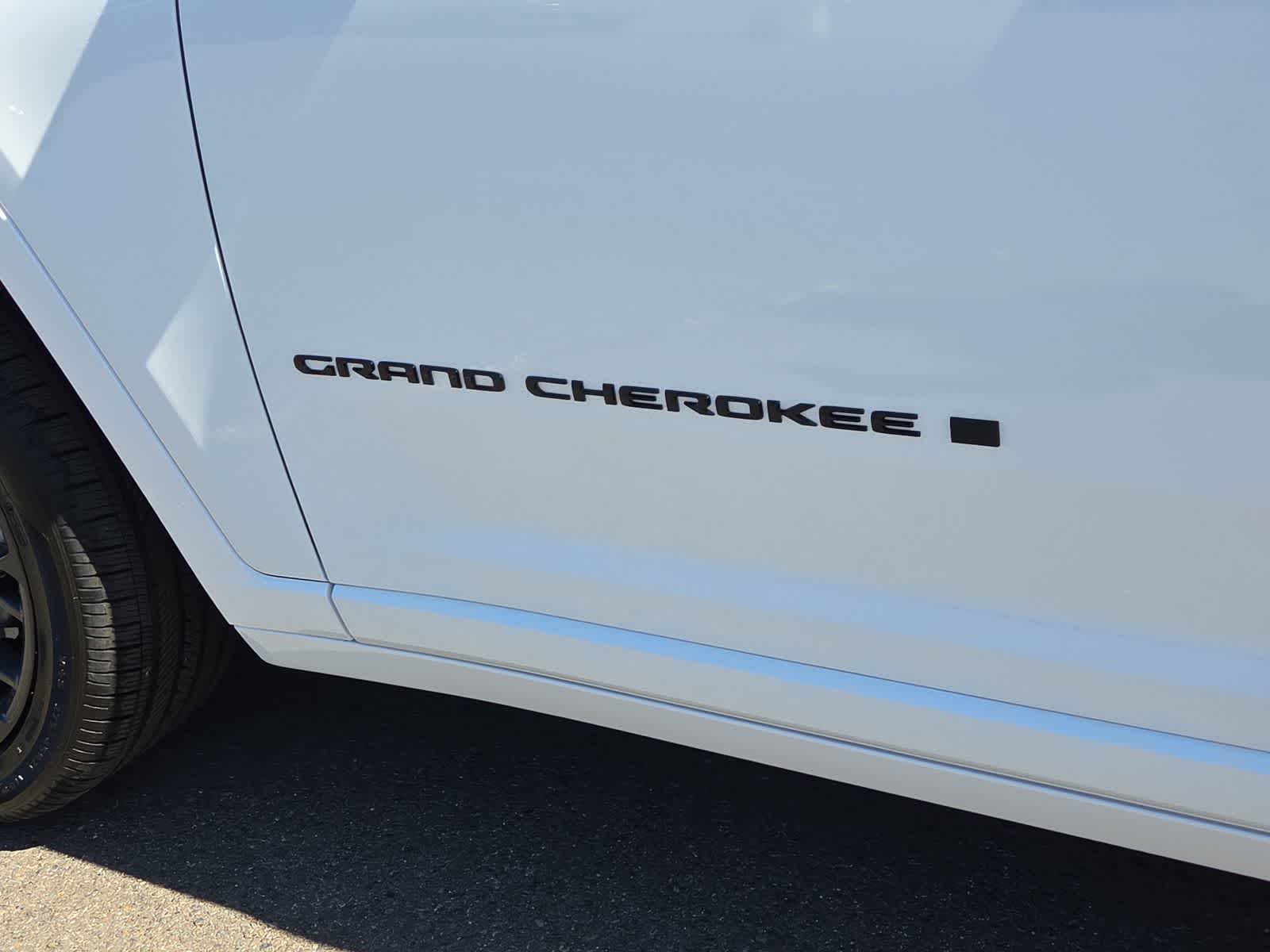 Thumbnail: 2026 Jeep Grand Cherokee - 15