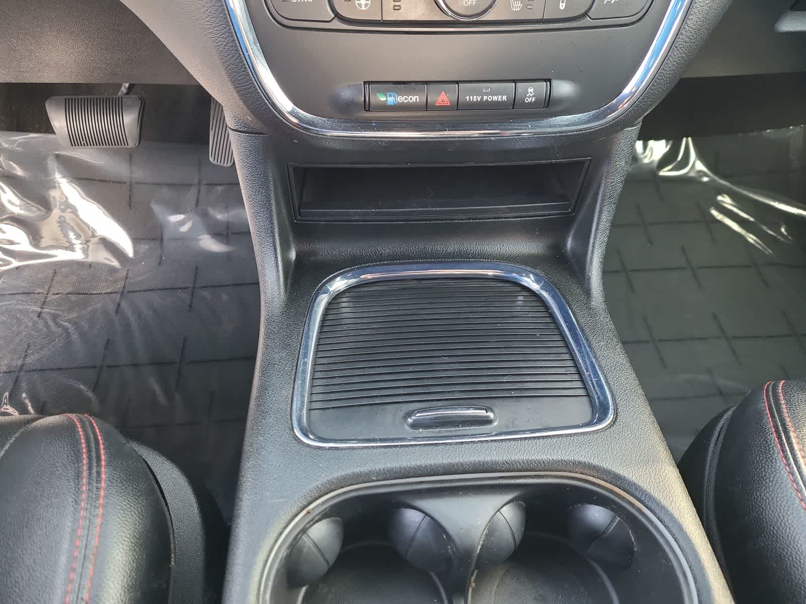 Thumbnail: 2018 Dodge Grand Caravan - 25