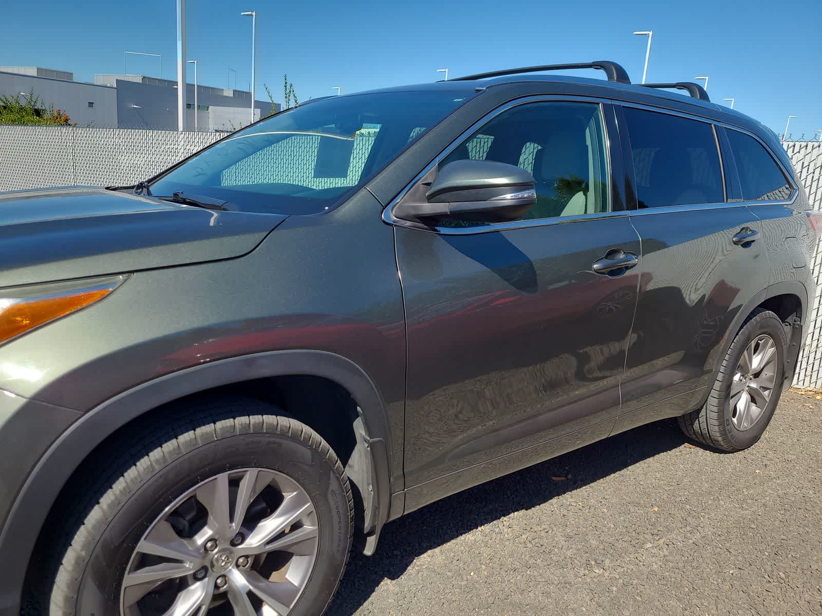 2015 Toyota Highlander XLE photo 2