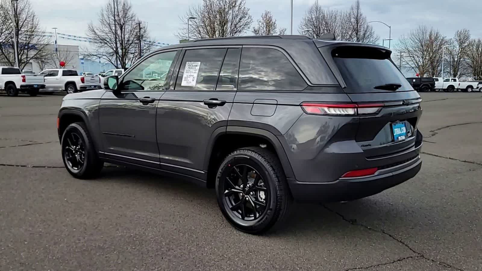 Thumbnail: 2026 Jeep Grand Cherokee - 6