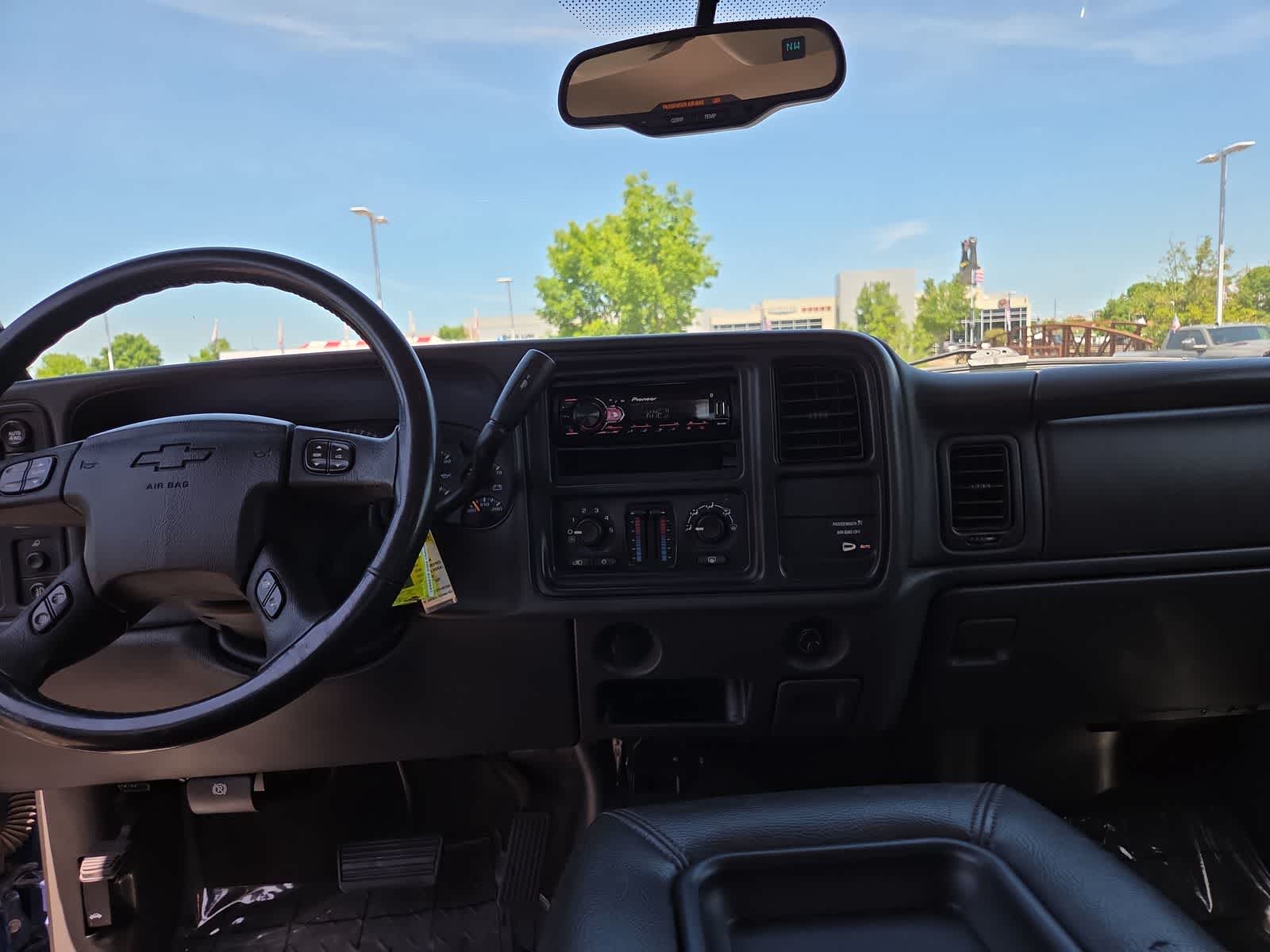 Thumbnail: 2004 Chevrolet Silverado 1500 - 18