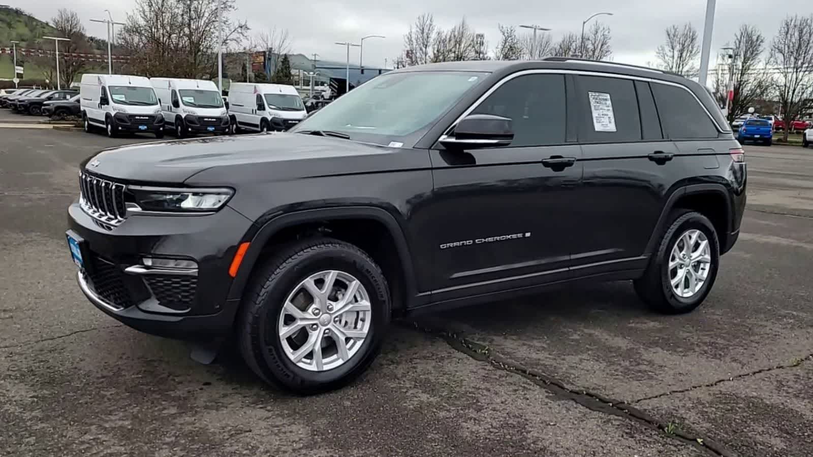 Thumbnail: 2024 Jeep Grand Cherokee - 4