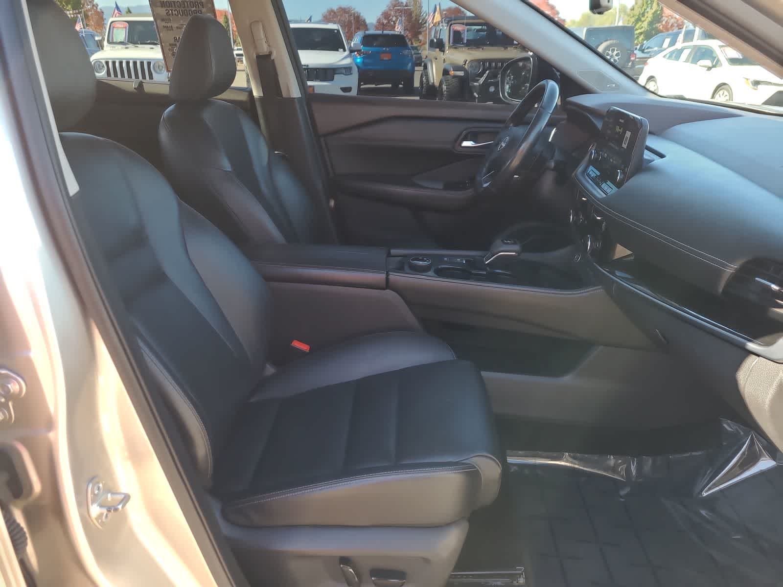 Thumbnail: 2022 Nissan Rogue - 22