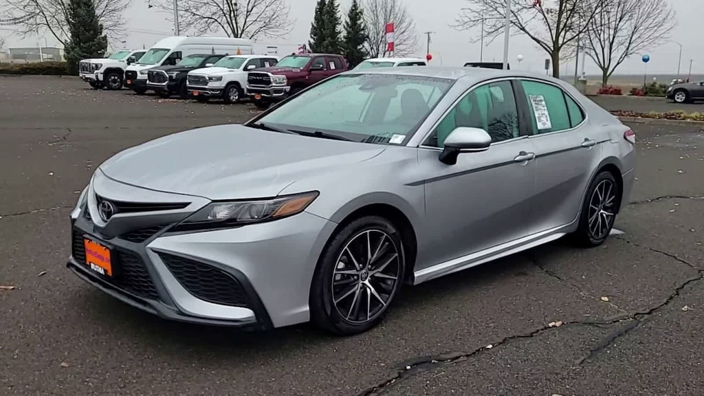 Used 2022 Toyota Camry SE Sedan