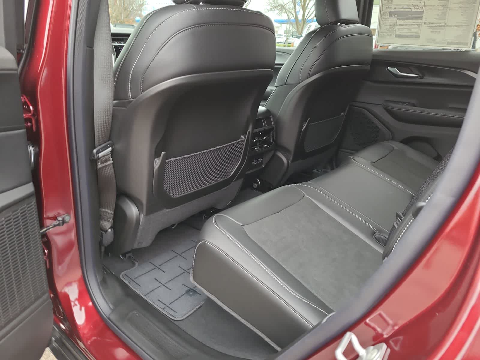 Thumbnail: 2025 Jeep Grand Cherokee - 20