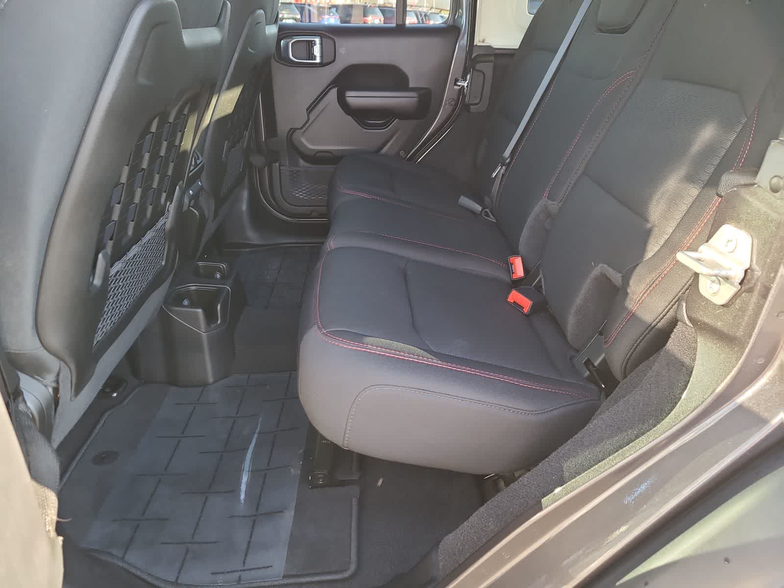 Thumbnail: 2021 Jeep Wrangler - 21