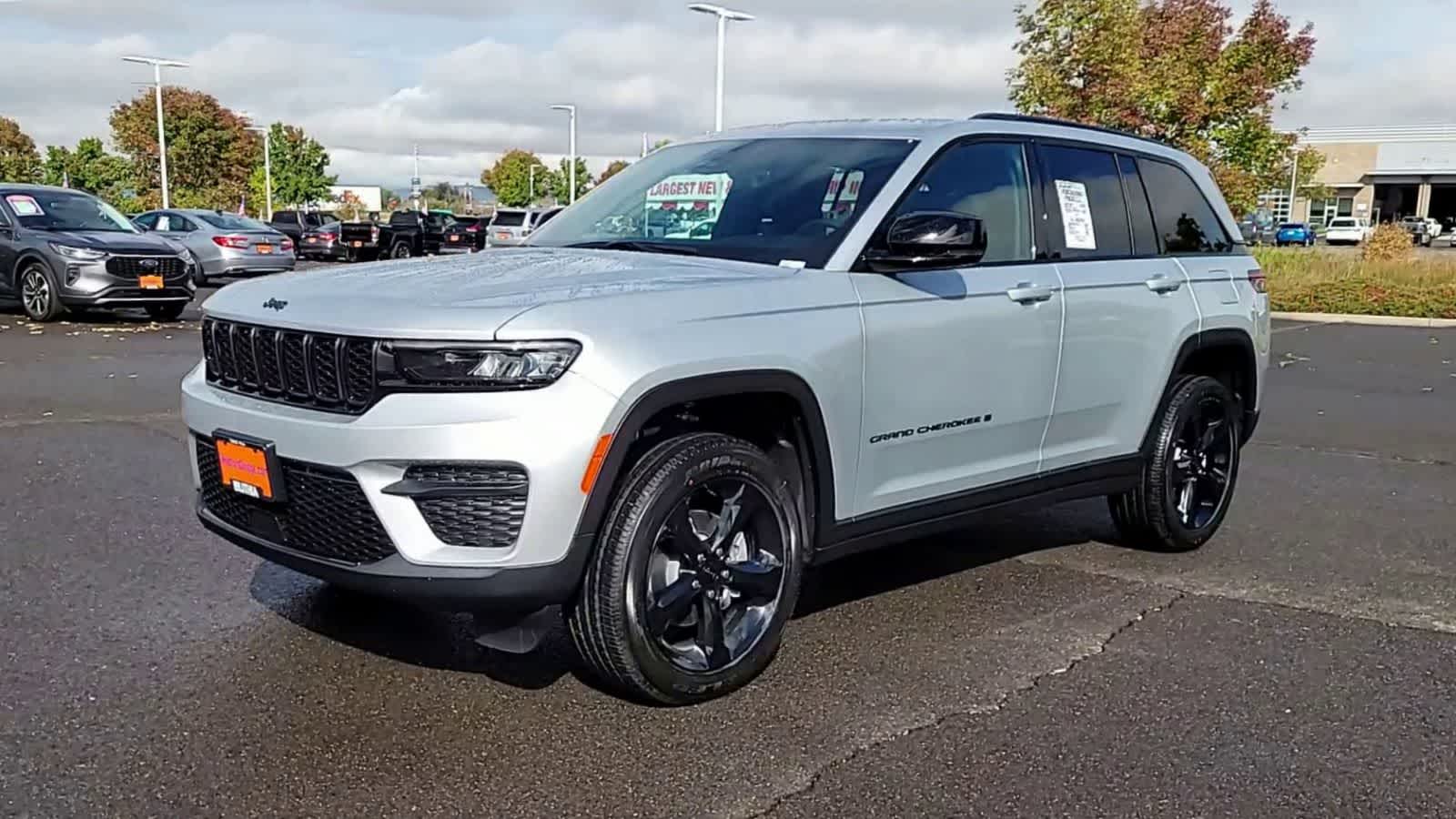 Thumbnail: 2025 Jeep Grand Cherokee - 4