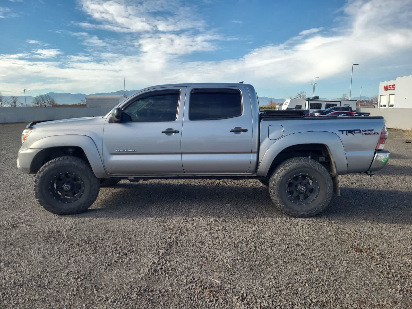 Thumbnail: 2015 Toyota Tacoma - 2