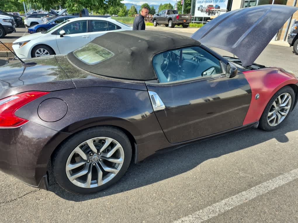 Thumbnail: 2010 Nissan Z - 4