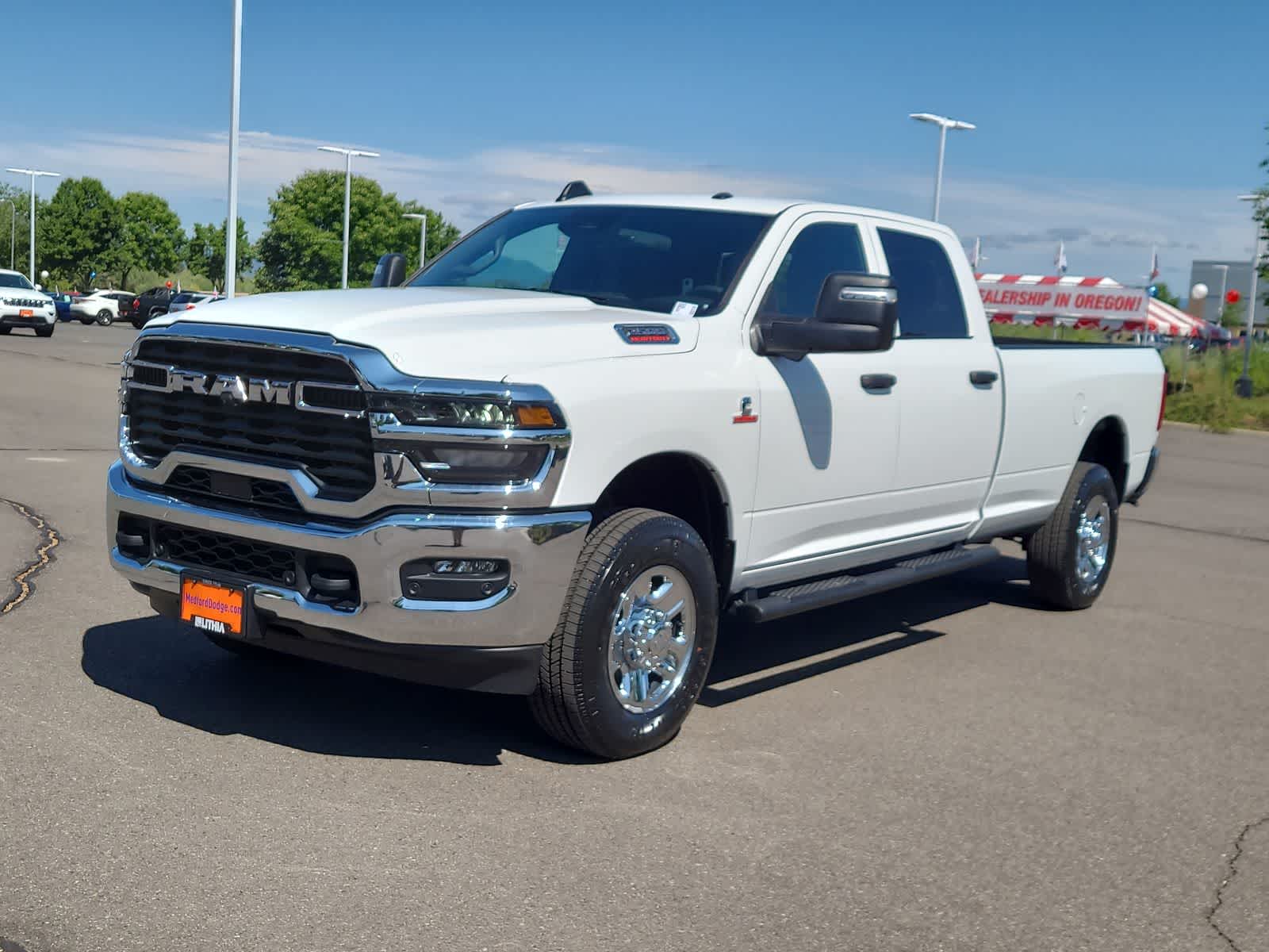 2025 Ram 2500 TRADESMAN CREW CAB 4X4 8' BOX