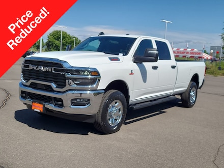 New 2025 Ram 2500 TRADESMAN CREW CAB 4X4 8' BOX Pickup Medford, OR