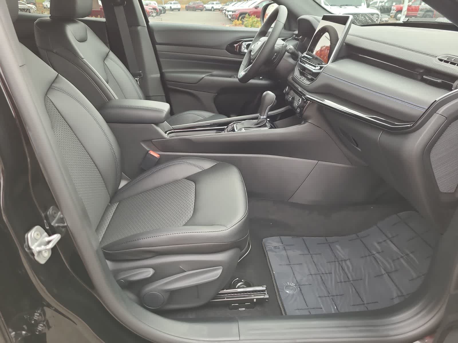 Thumbnail: 2026 Jeep Compass - 22