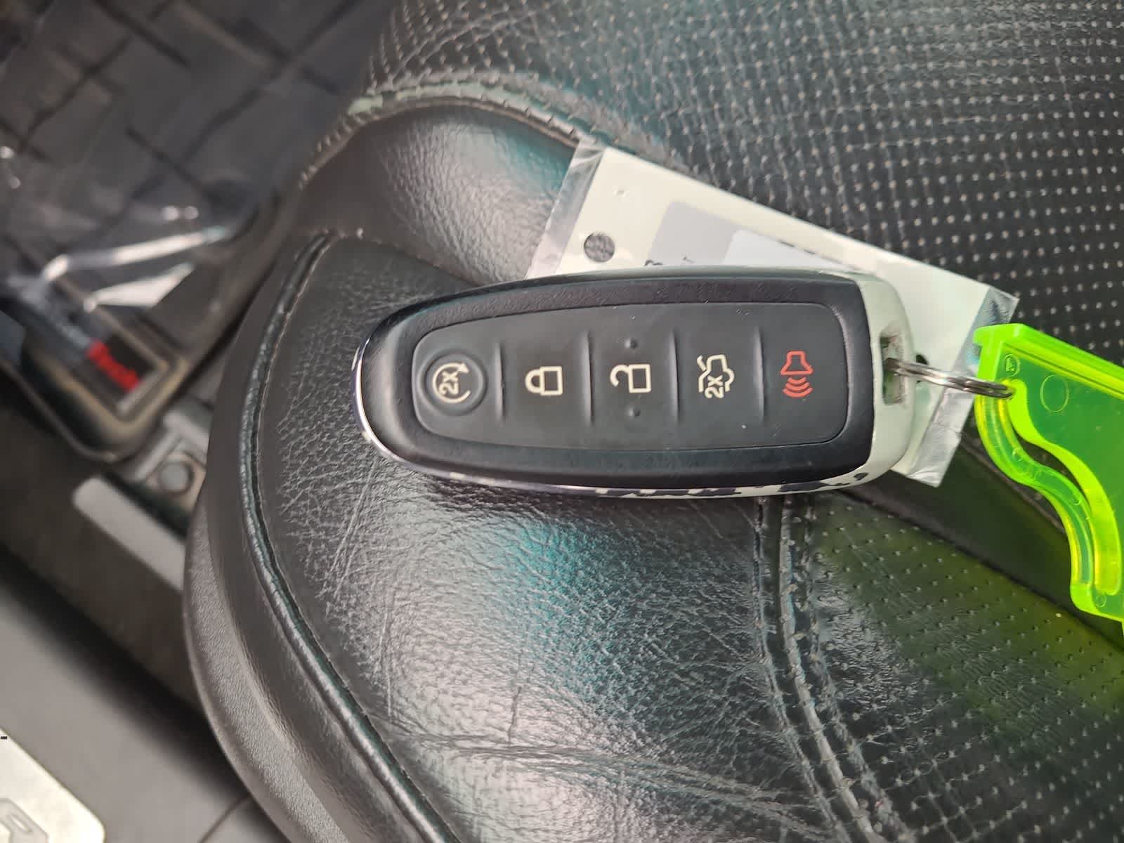 Thumbnail: 2014 Ford Explorer - 28