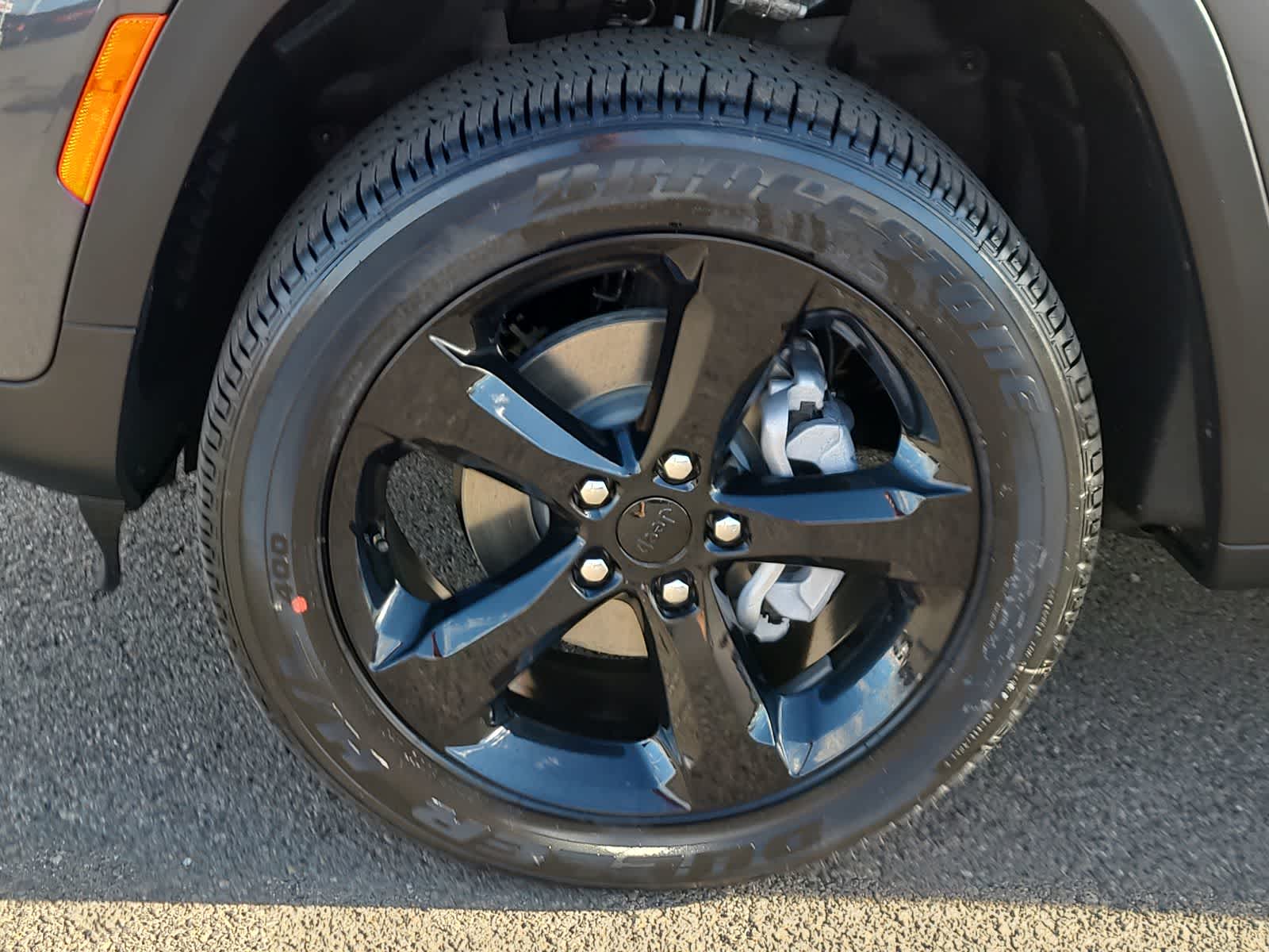 Thumbnail: 2025 Jeep Grand Cherokee - 16