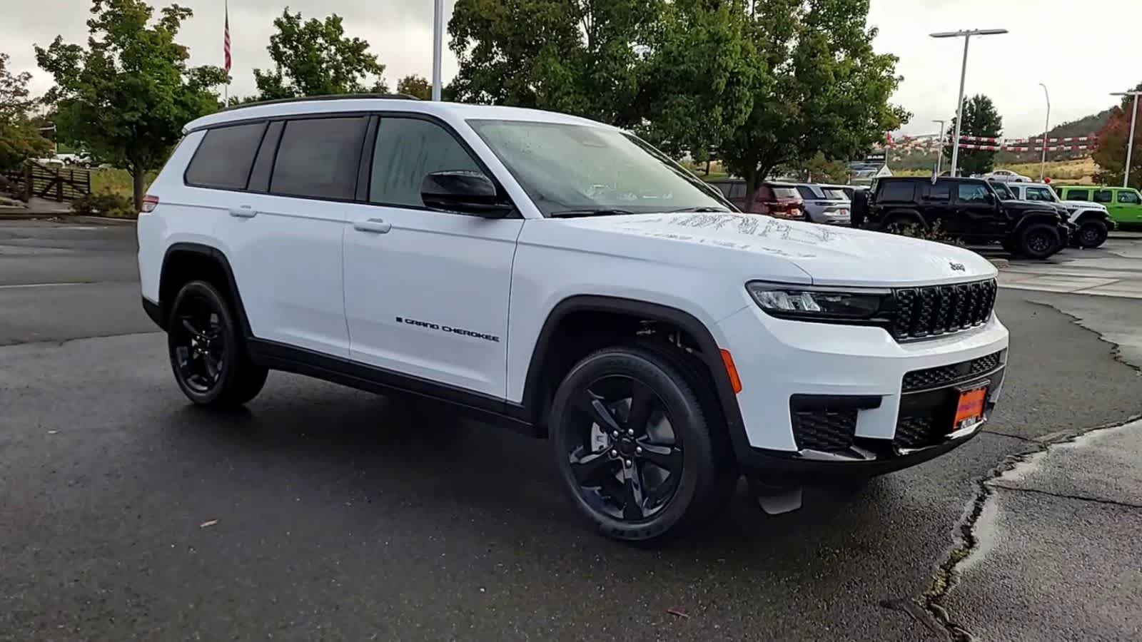 Thumbnail: 2025 Jeep Grand Cherokee - 2