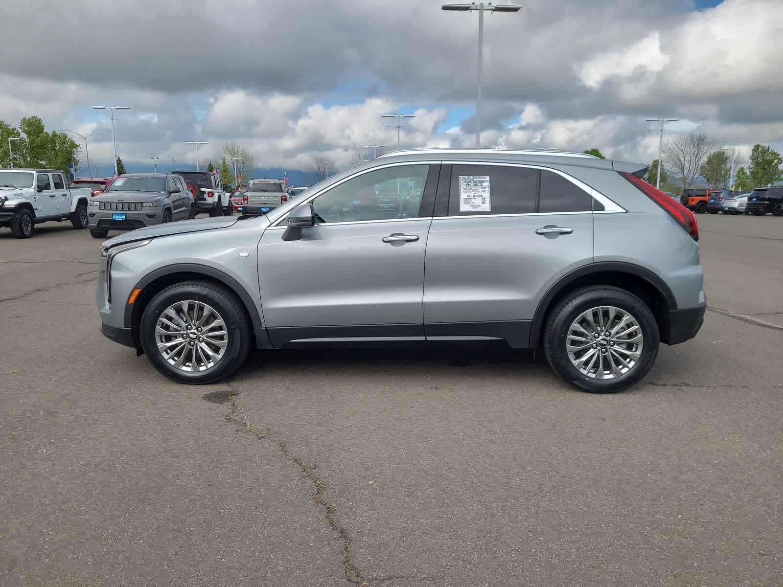 Thumbnail: 2024 Cadillac XT4 - 11