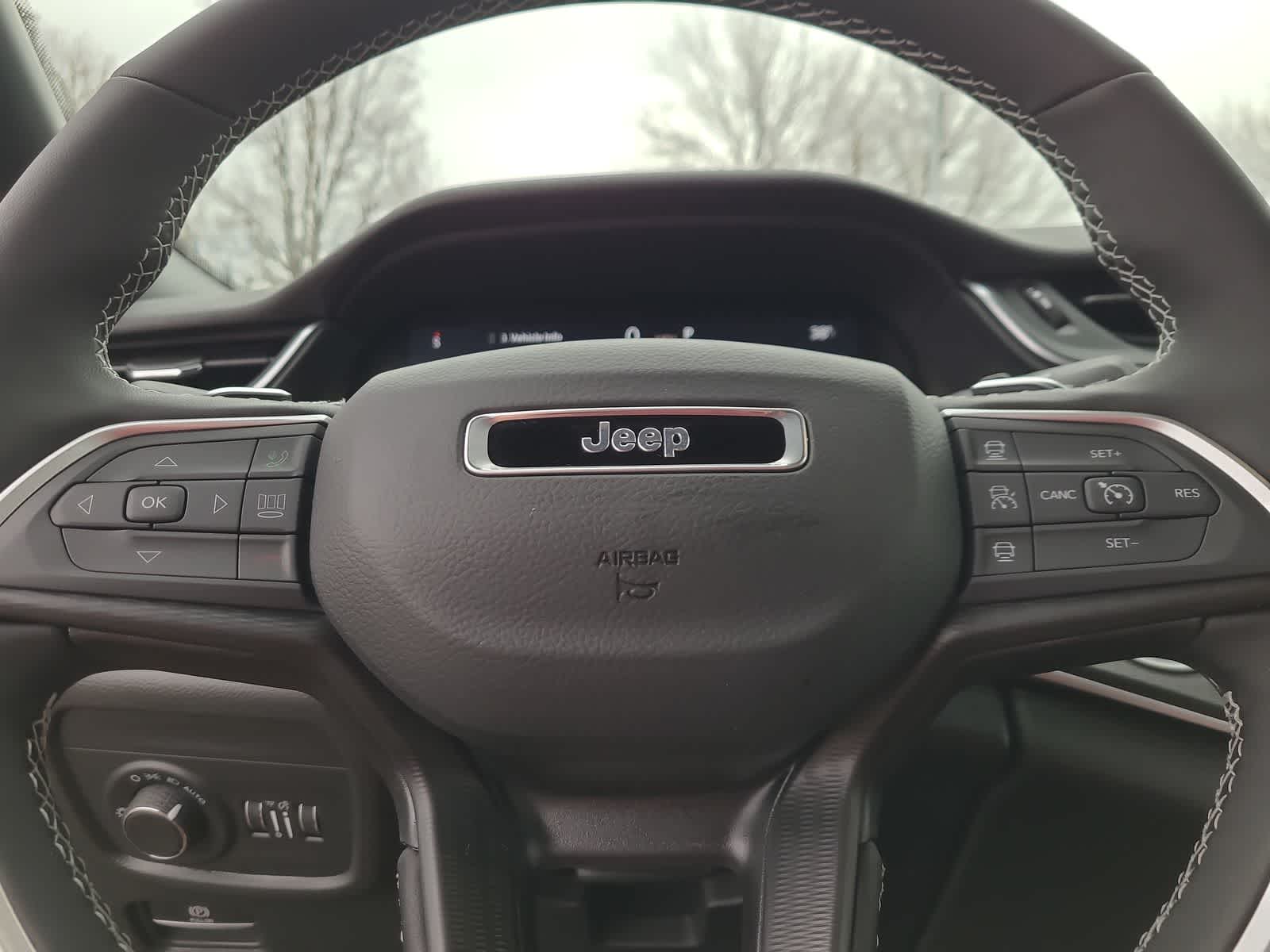 Thumbnail: 2025 Jeep Grand Cherokee - 23