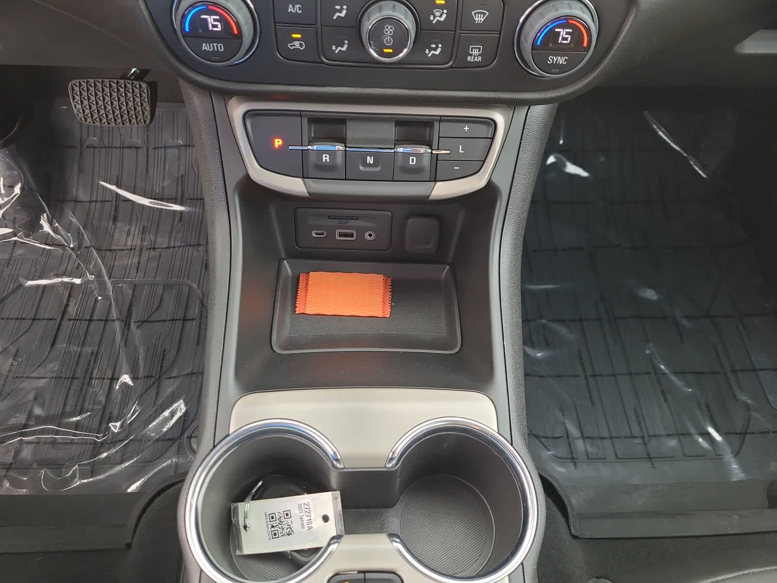 Thumbnail: 2023 GMC Terrain - 25