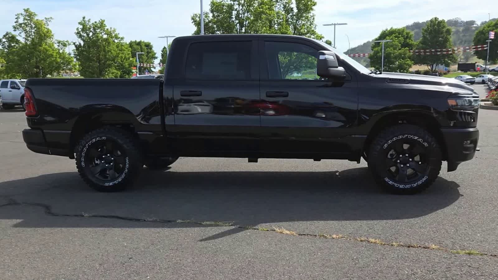 Thumbnail: 2026 RAM 1500 - 9
