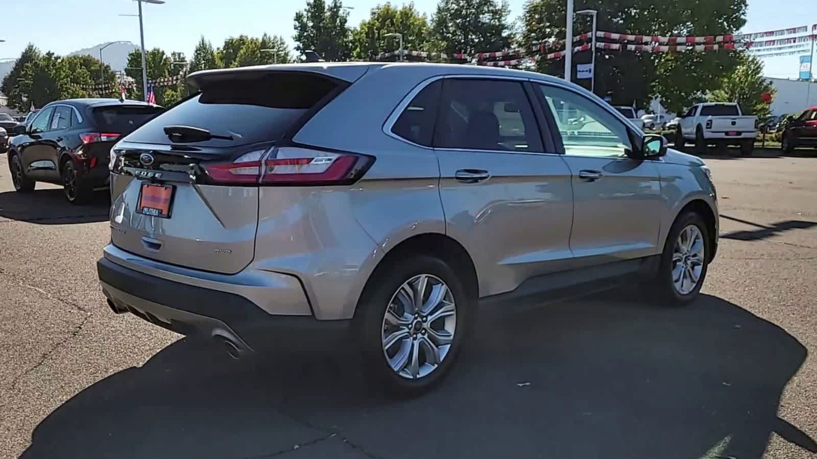Thumbnail: 2023 Ford Edge - 8