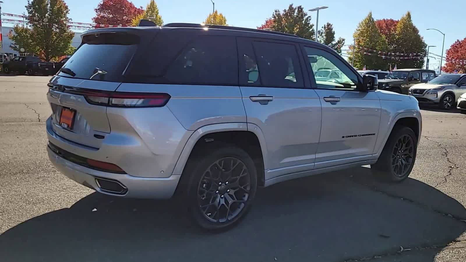 Thumbnail: 2025 Jeep Grand Cherokee - 8