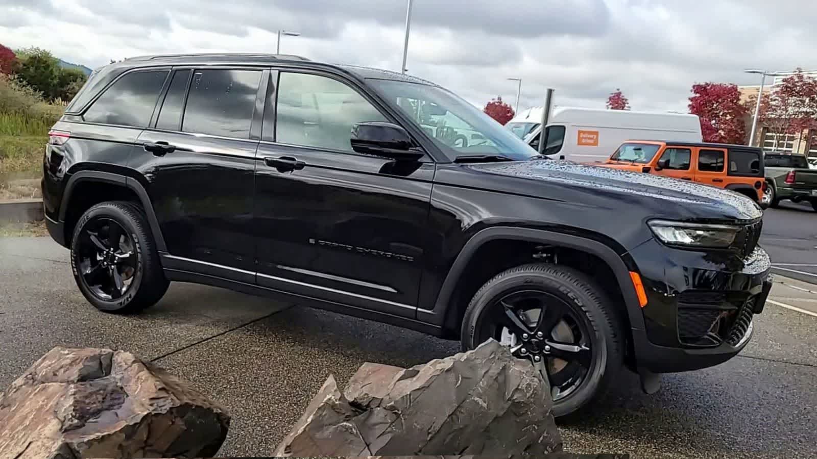 Thumbnail: 2025 Jeep Grand Cherokee - 9