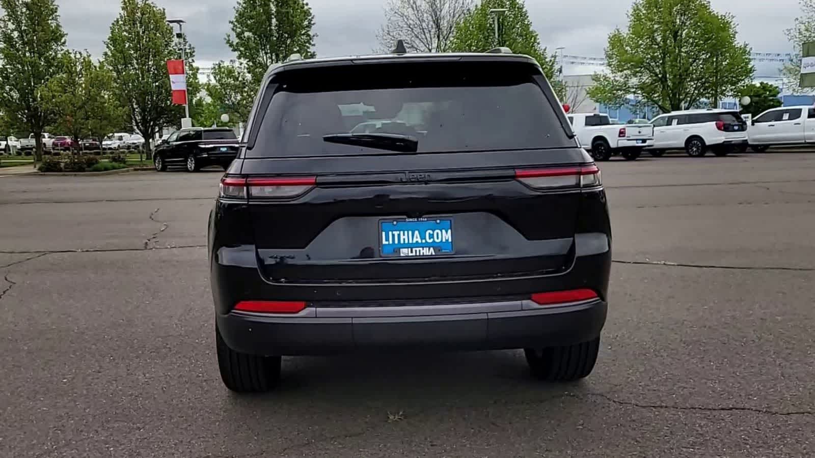 Thumbnail: 2026 Jeep Grand Cherokee - 7