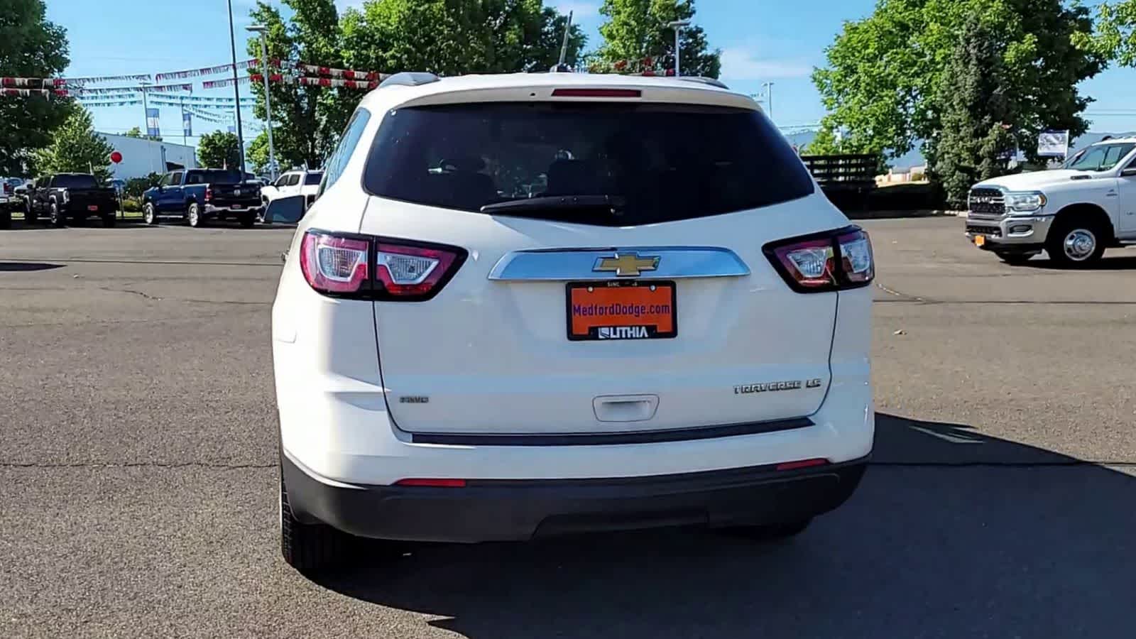 Thumbnail: 2015 Chevrolet Traverse - 7