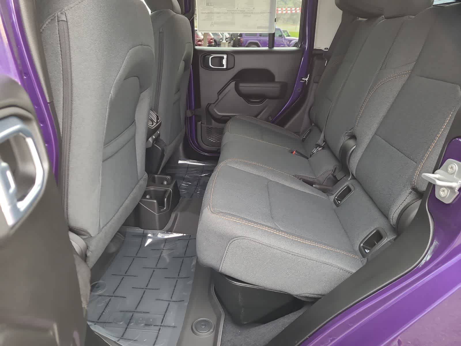 Thumbnail: 2026 Jeep Gladiator - 21