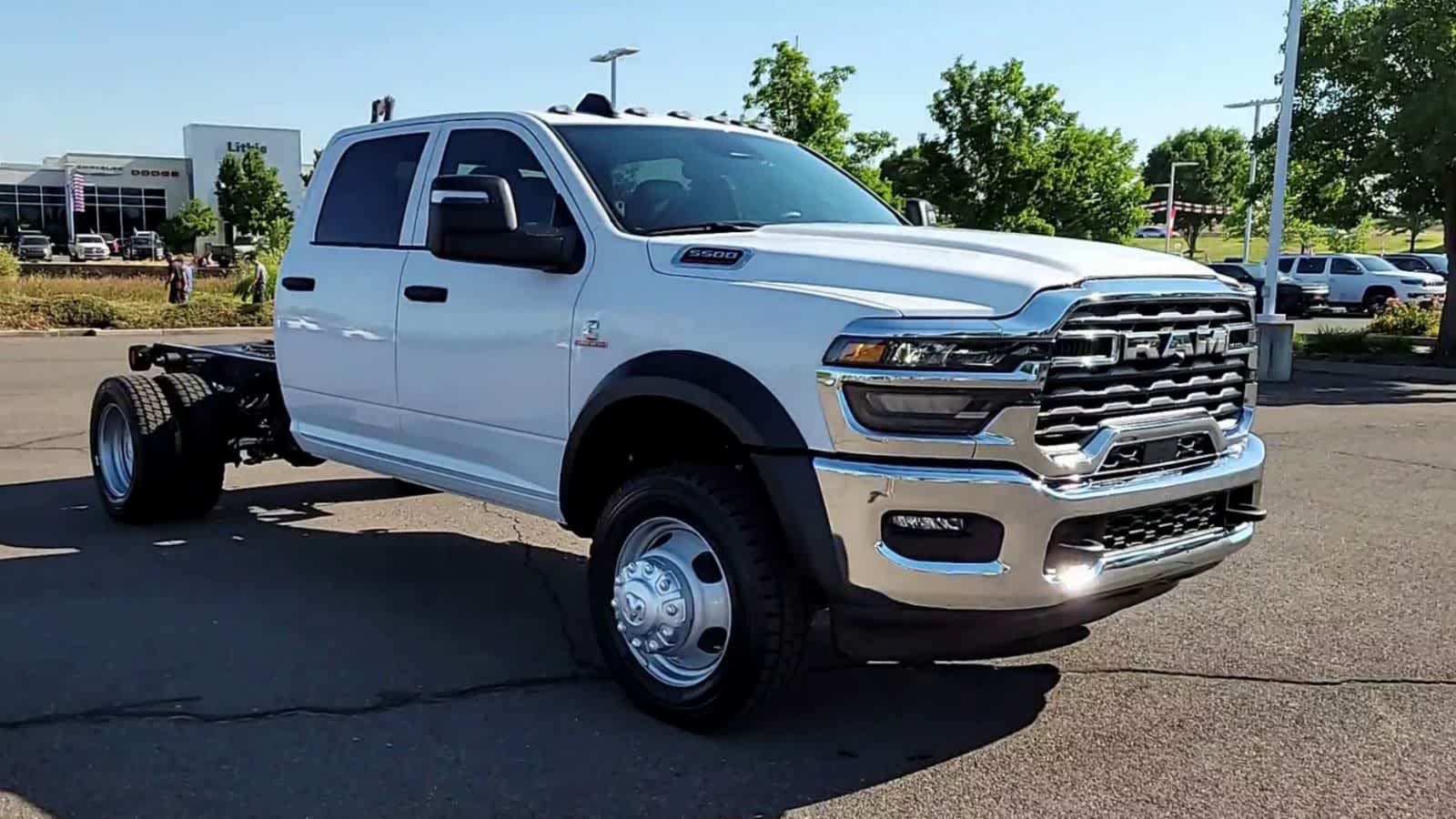 2025 Ram 5500 Tradesman photo 2