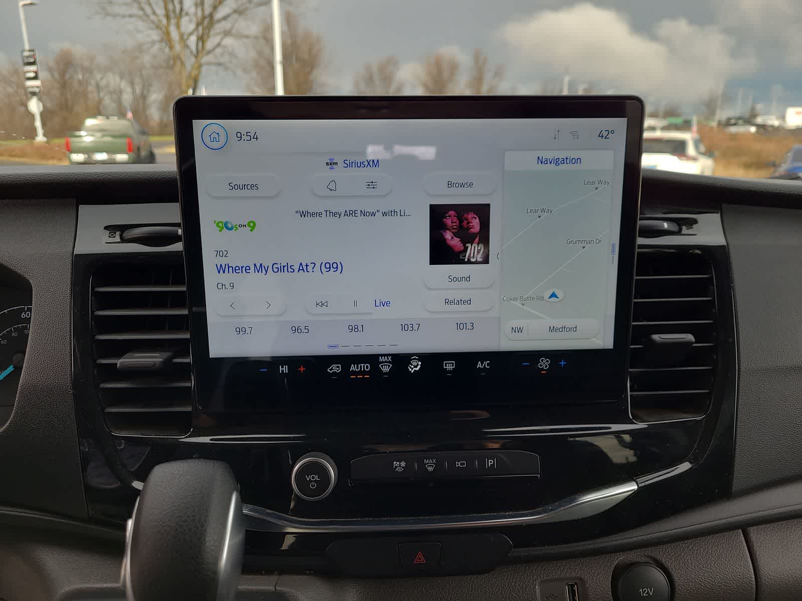 Thumbnail: 2023 Ford Econoline - 24