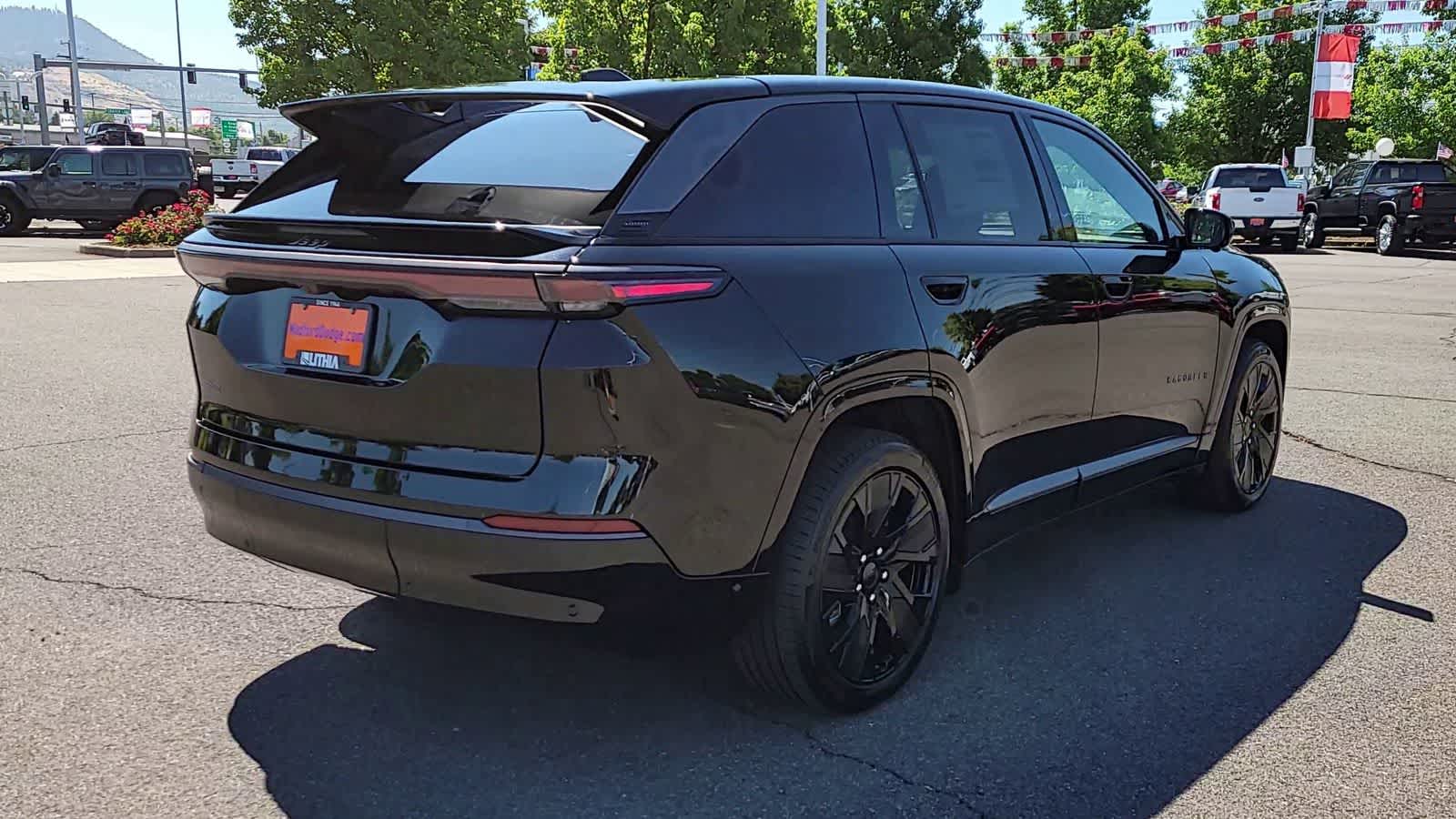 Thumbnail: 2025 Jeep Wagoneer S - 8