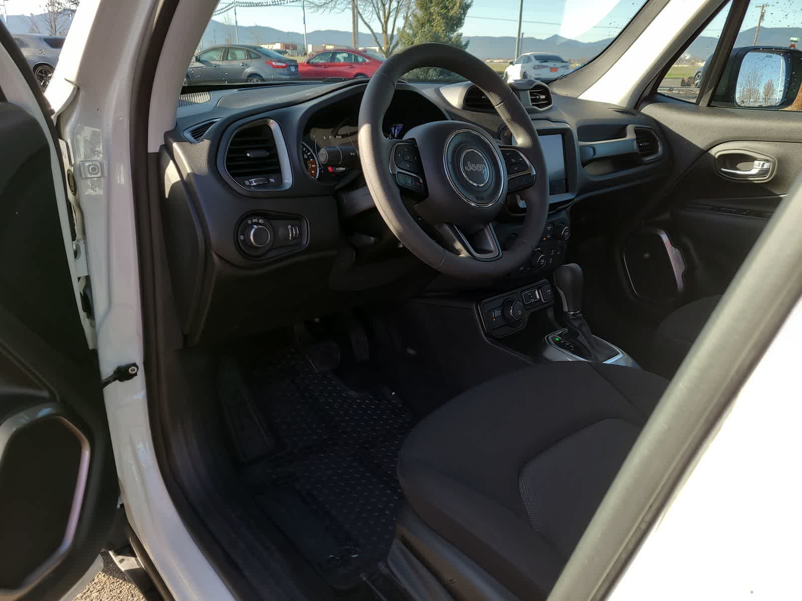 Thumbnail: 2022 Jeep Renegade - 10