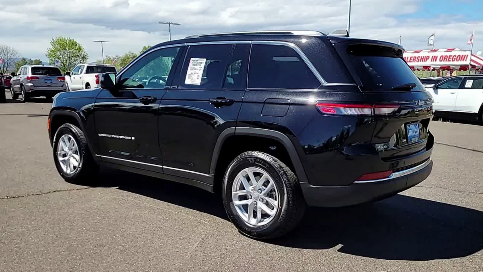 Thumbnail: 2026 Jeep Grand Cherokee - 6