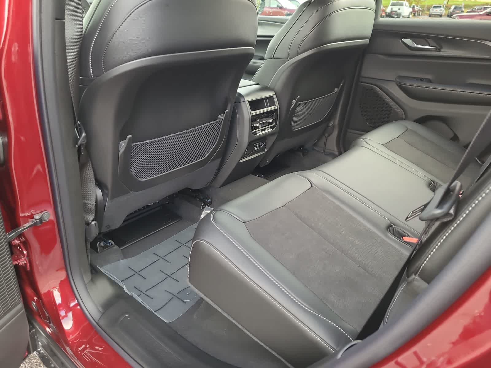 Thumbnail: 2025 Jeep Grand Cherokee - 20