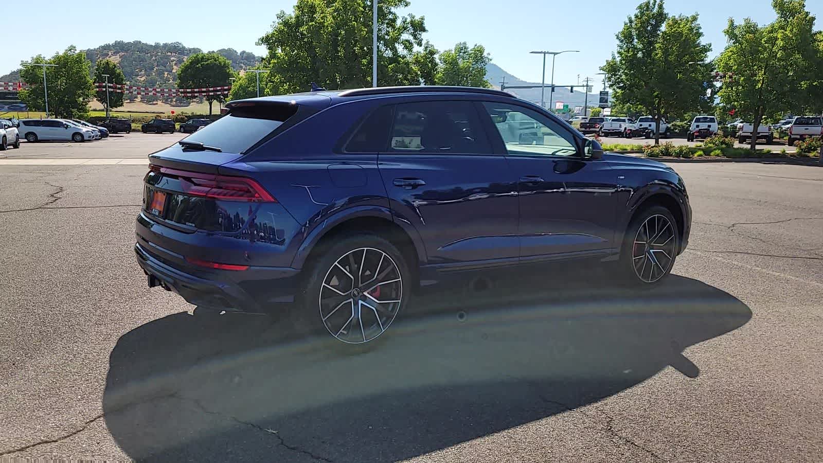 Thumbnail: 2021 Audi Q8 - 8