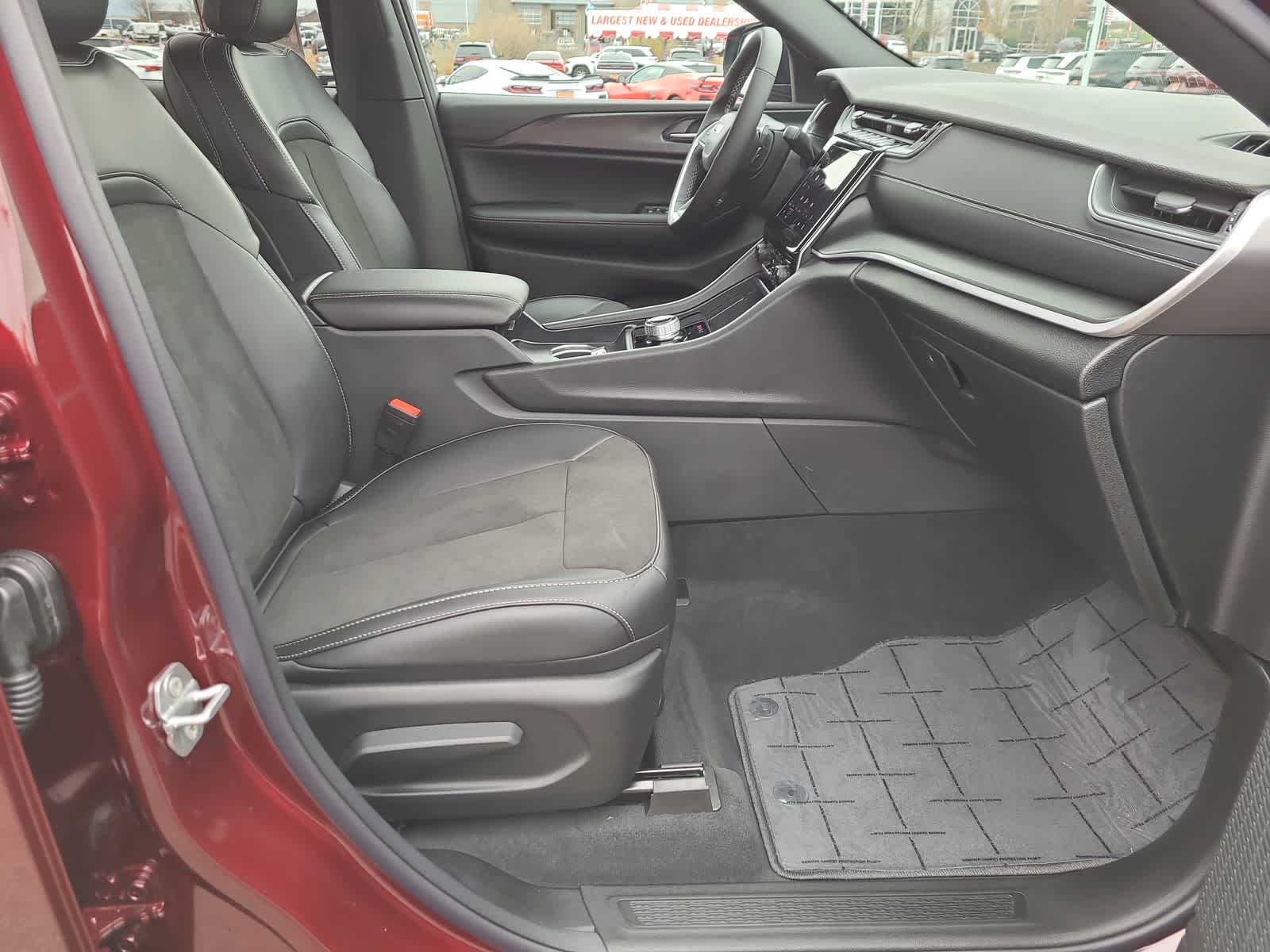 Thumbnail: 2025 Jeep Grand Cherokee - 22