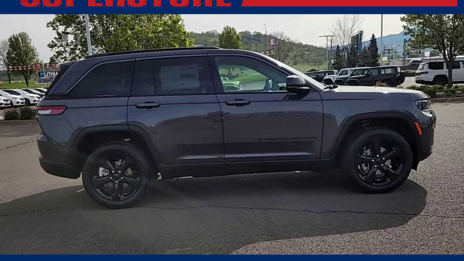 Thumbnail: 2026 Jeep Grand Cherokee - 9
