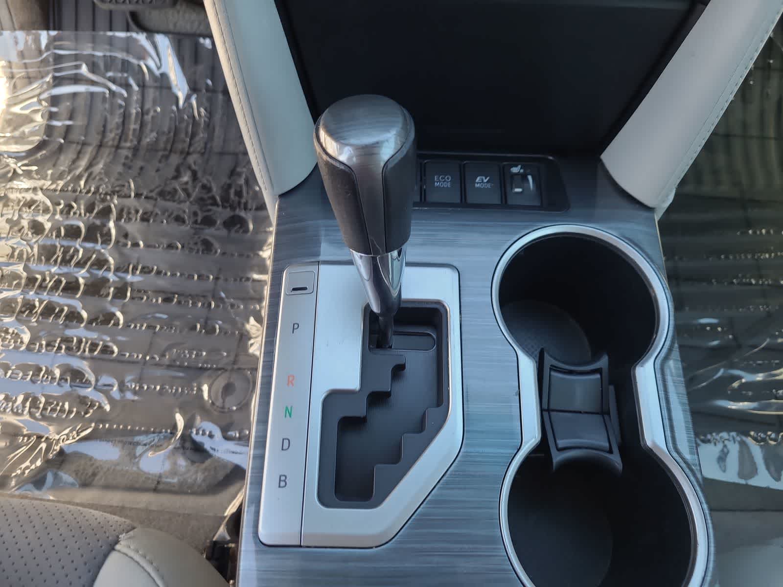 Thumbnail: 2012 Toyota Camry - 25