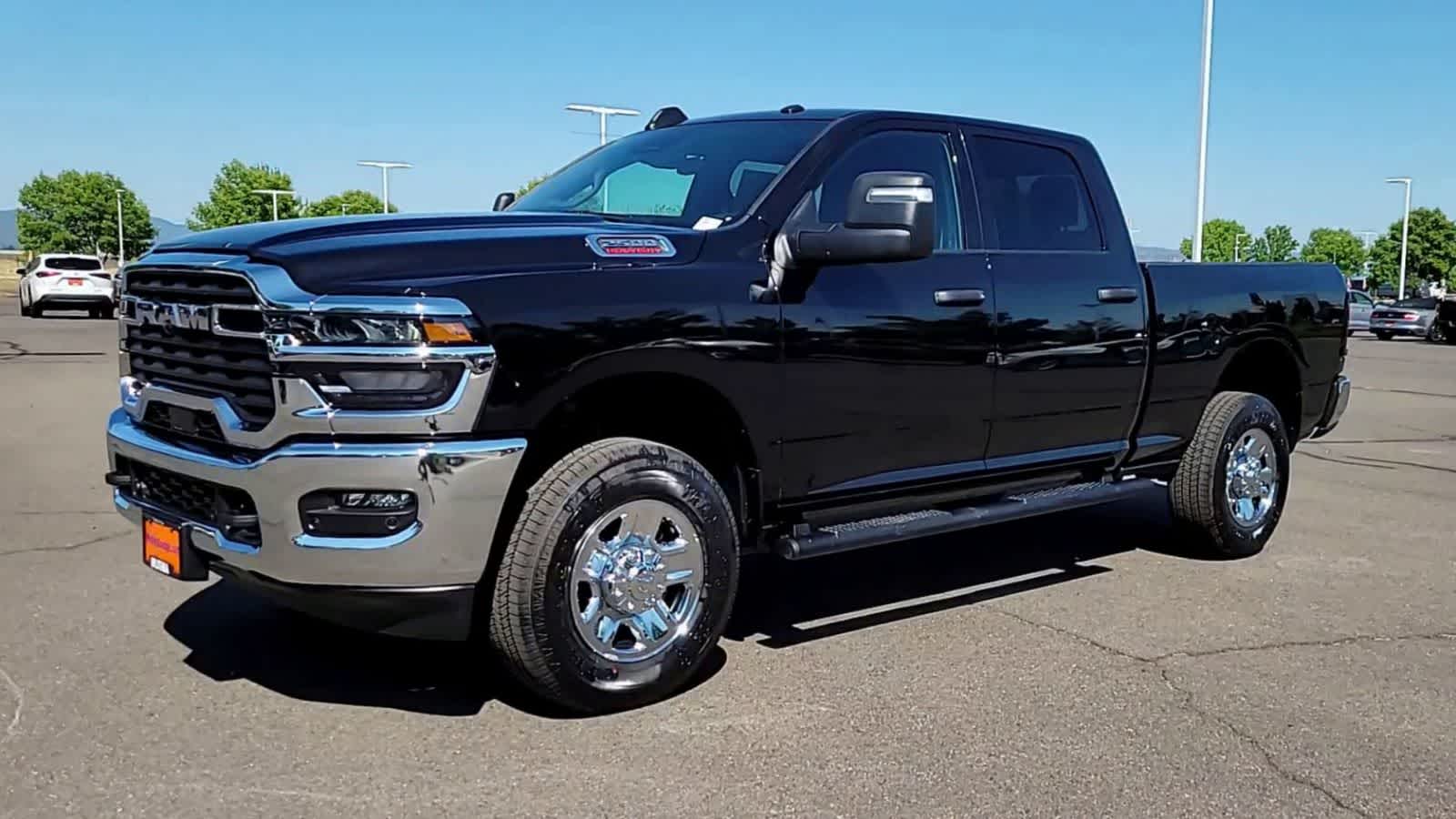 2025 Ram 2500 Tradesman photo 3