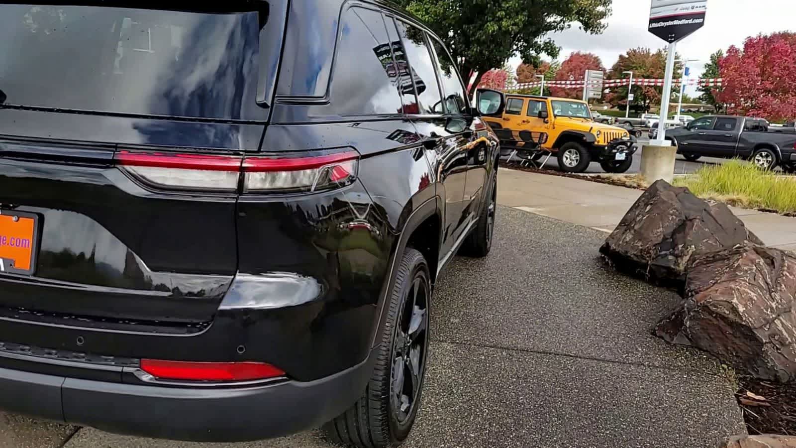 Thumbnail: 2025 Jeep Grand Cherokee - 7