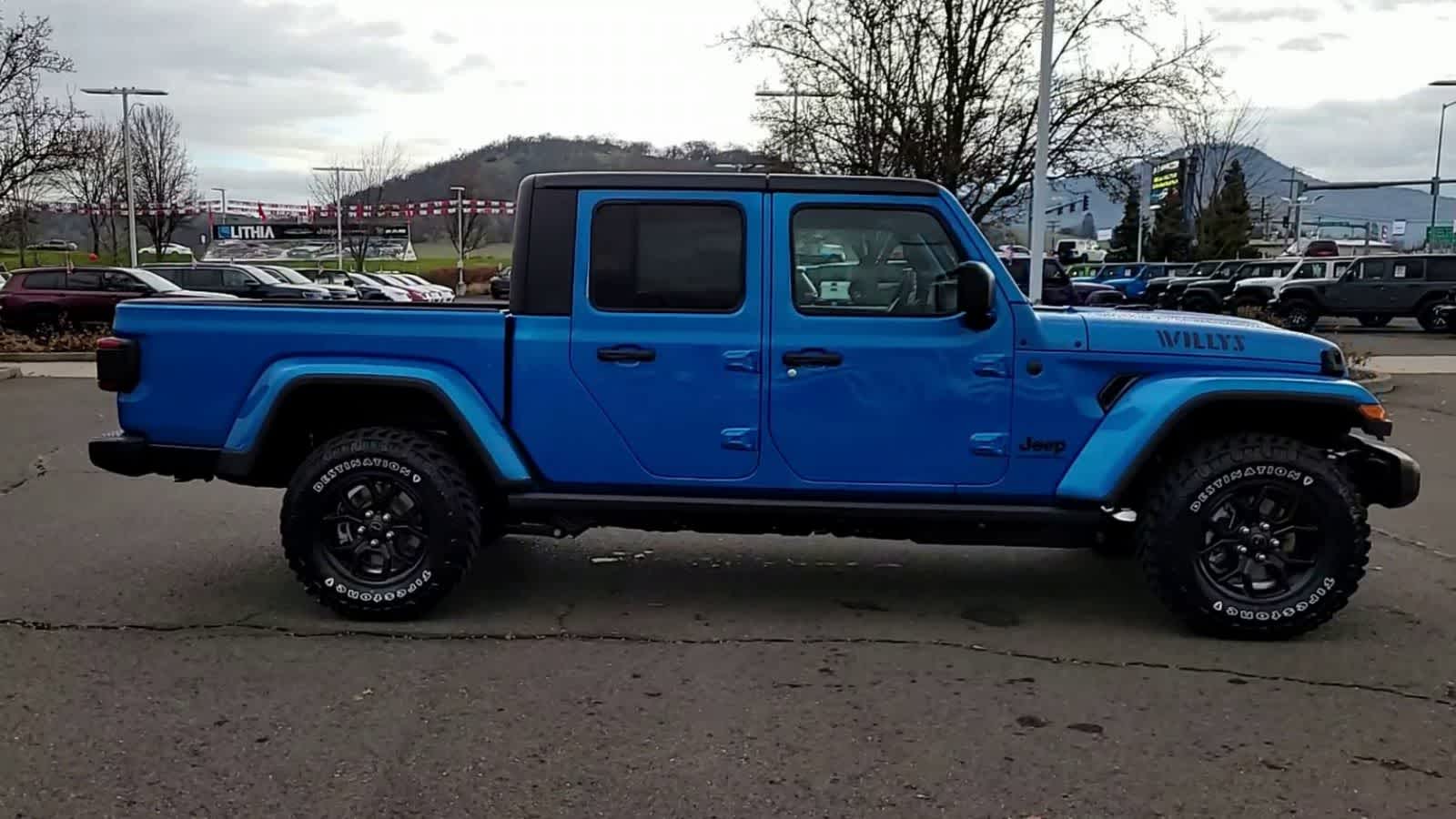 Thumbnail: 2026 Jeep Gladiator - 9