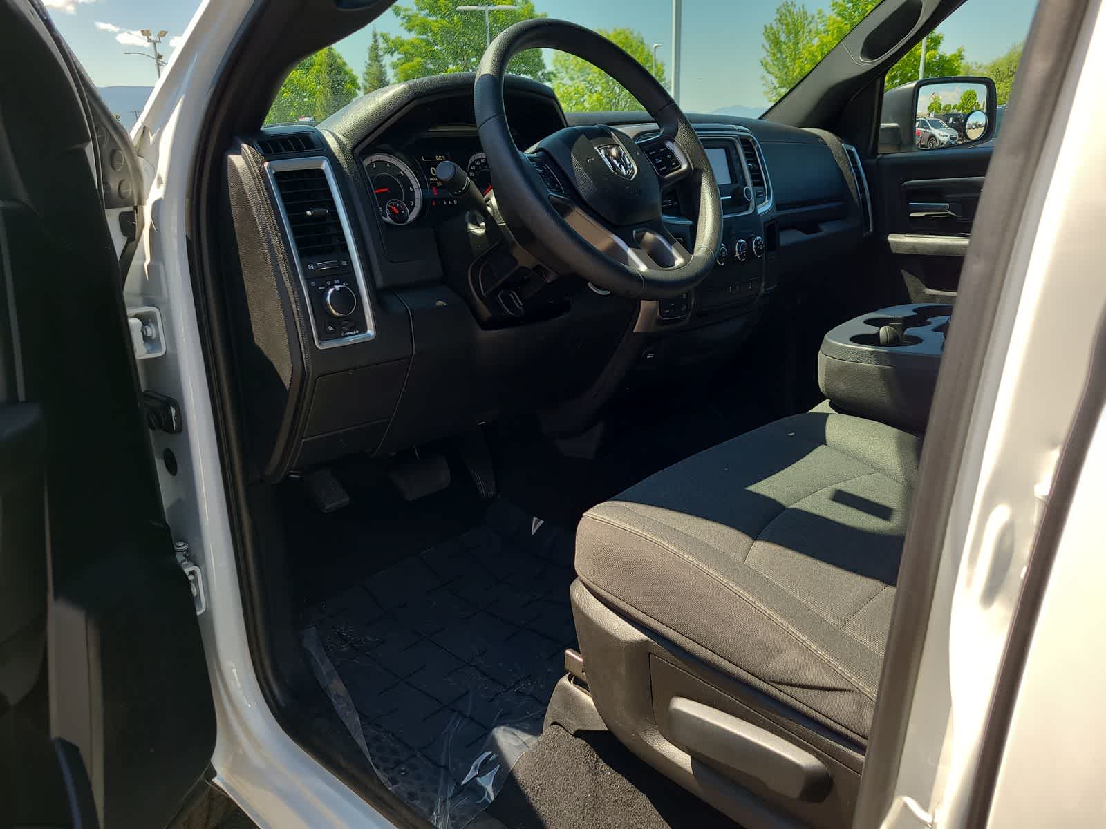 Thumbnail: 2024 RAM 1500 Classic - 10